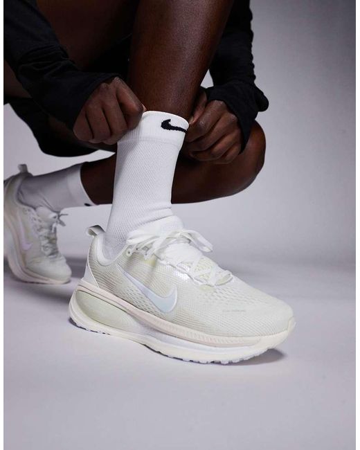 Nike Gray Vomero 18 Trainers