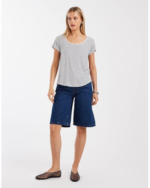 Hollister White Short Sleeve Scoop Neck T-shirt
