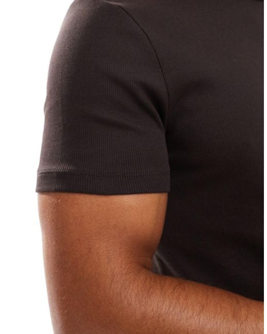 T-Shirt Basic Attillata A Coste di ASOS in Black da Uomo