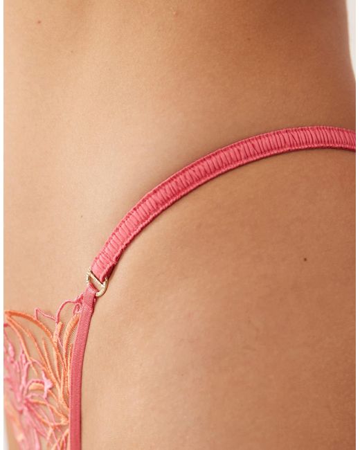 String à fleurs brodées - limonade Bluebella en coloris Pink