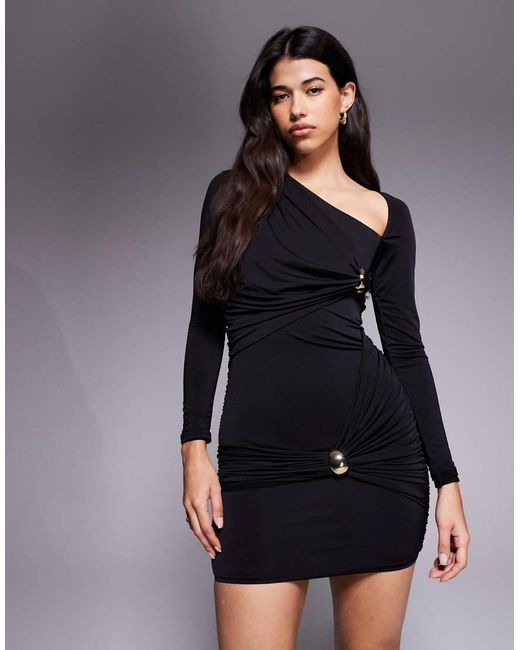 Ruched & Ready Asymmetrische Bodycon Mini Jurk Met Uitsnijding En Gouden Hardware in het Black