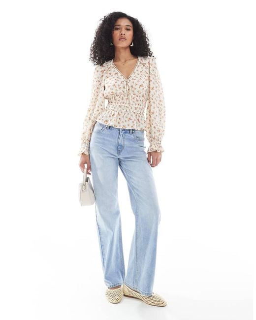 New Look Top Met Fijne Bloemenprint En V-Hals in het White