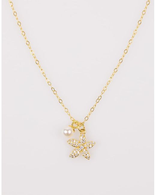 Collar De Cadena Con Detalle En Forma De Estrella De Mar Y Perla De Plata De Ley Chapada En Oro De Lovisa de color Metallic