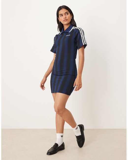 Robe style football à motif - indigo nuit Adidas Originals en coloris Blue