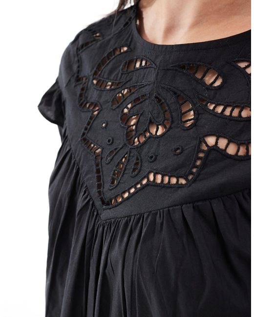 Blusa negra estilo victoriano con patrón calado Miss Selfridge de color Black