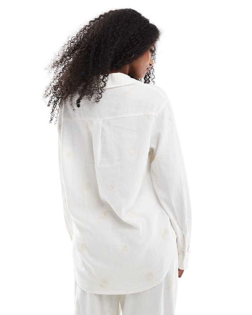 Camisa Blanca De Manga Larga Con Detalle Bordado De Mezcla De Lino De (Parte De Un Conjunto) ONLY de color White