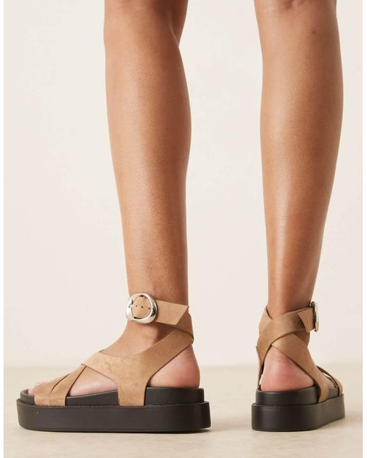 Wide Fit di ASOS in Brown