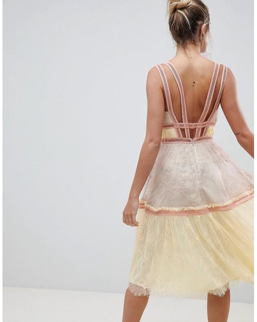 Delicate and Lacy Prom Dresses