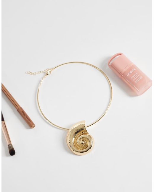 ONLY Metallic Seashell Necklace