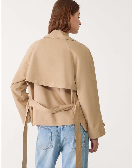 Stradivarius Blue – kurzer trenchcoat aus fließendem material
