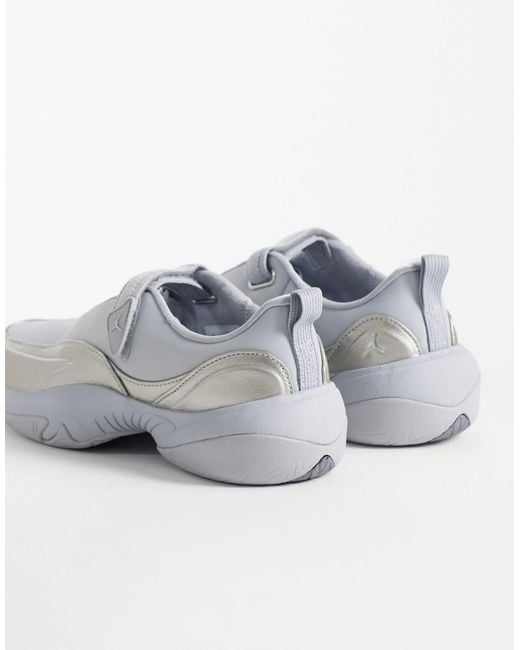 Nike White Nike Pointe Ballet Flats