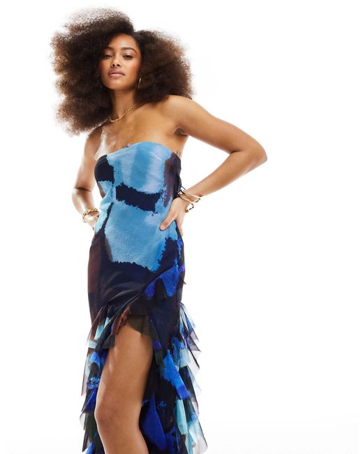 ASOS Blue – trägerloses maxikleid mit stark gerafftem saum, bindedetail am rücken und abstraktem print