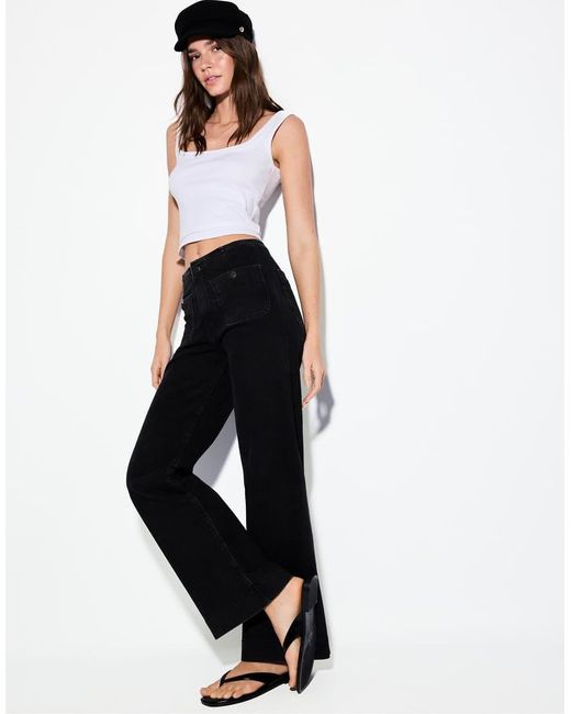 D77 di Stradivarius in White