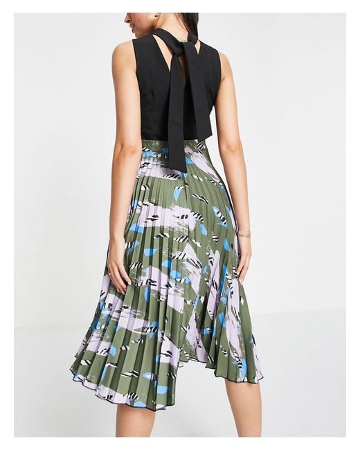 closet green pleated skirt