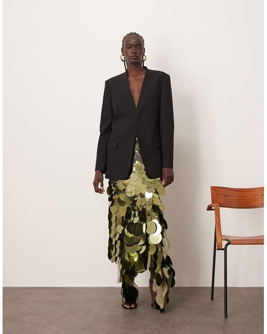 Falda Larga Con Bajo Cuadrado Y Diseño Lineal Ondulado Con Abalorios De ARRANGE de color Natural