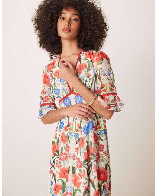 Robe longue à imprimé et dos ouvert avec manches volantées et fente sur la cuisse - multicolore Hope & Ivy