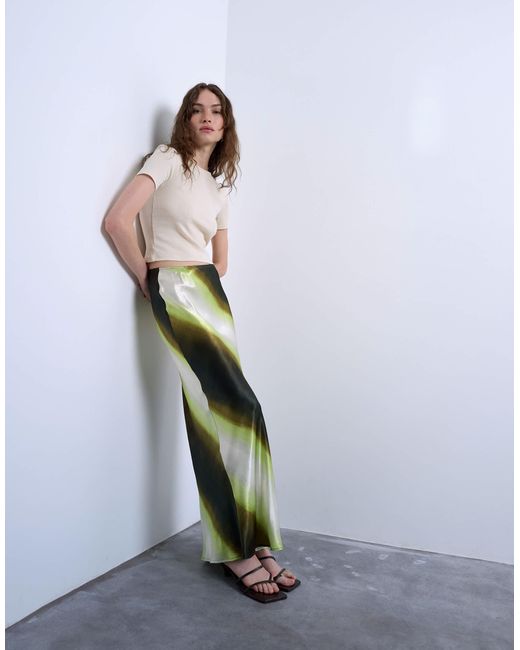 Jupe longue en satin coupé en biais avec rayures effet dégradé - citron TOPSHOP en coloris Gray