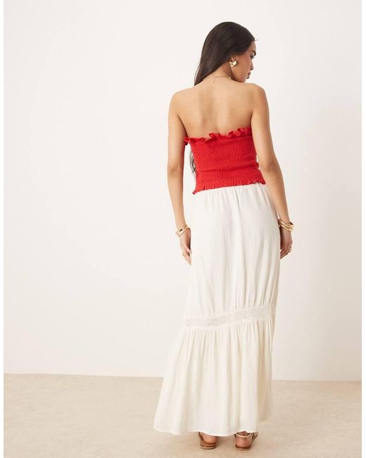 Falda Larga Escalonada Con Inserto De Encaje De -Blanco Gina Tricot de color Red
