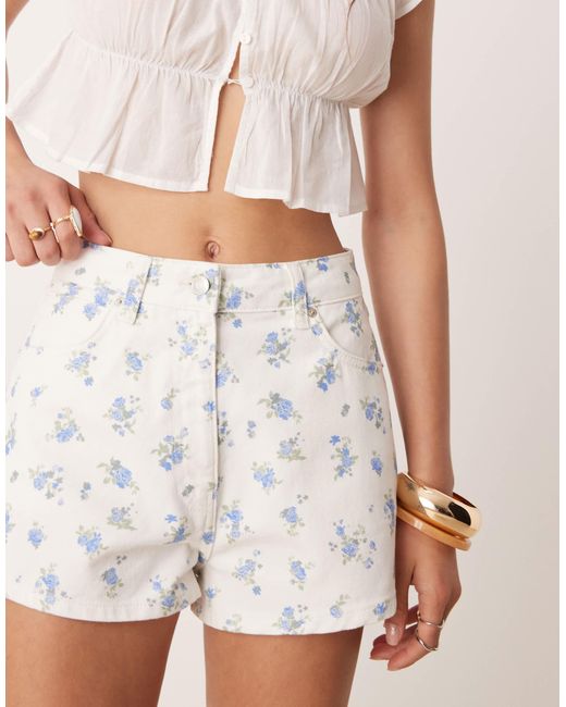 Short trapèze en jean à petites fleurs - bleu ASOS en coloris Blue