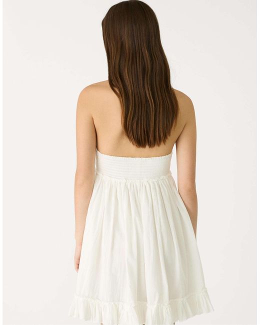 Stradivarius White – kurzes, locker sitzendes neckholder-kleid