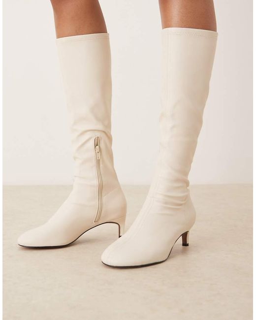 Botas Por La Rodilla Amarillo Pastel Estilo Calcetín Con Puntera Redondeada Coral De -Neutro ASOS de color Natural