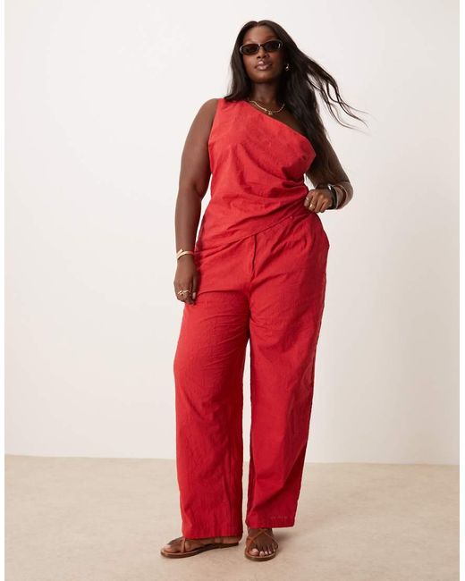 Curve di ASOS in Red