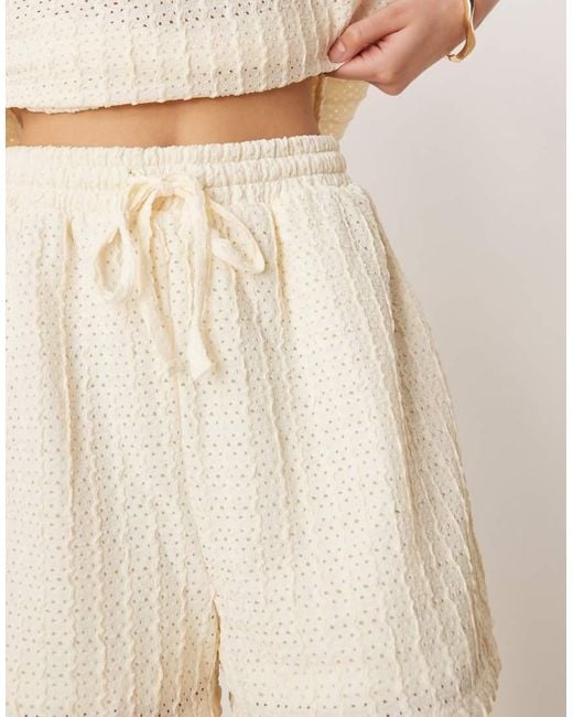 Vila Short Met Textuur in het Natural