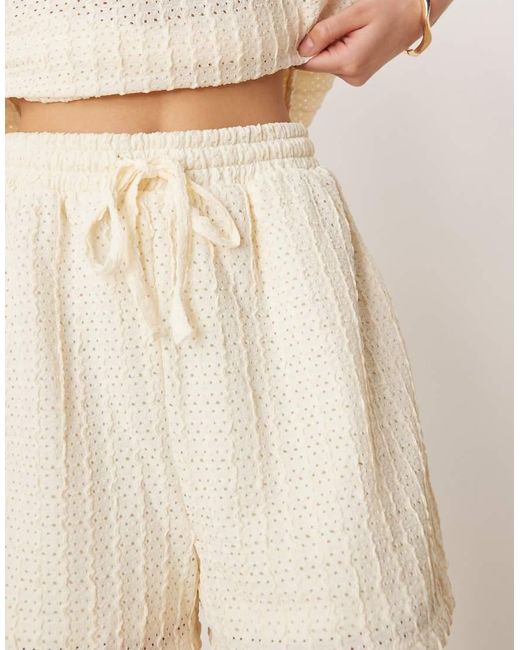 Pantalones Cortos Color Crema De Tejido Texturizado De (Parte De Un Conjunto)-Blanco Vila de color Natural