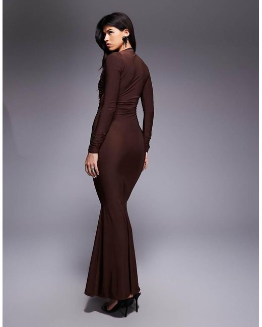 Vestido Largo Marrón De Manga Larga Con Cuello Subido Y Abertura Diagonal Drapeada De ASOS de color Purple