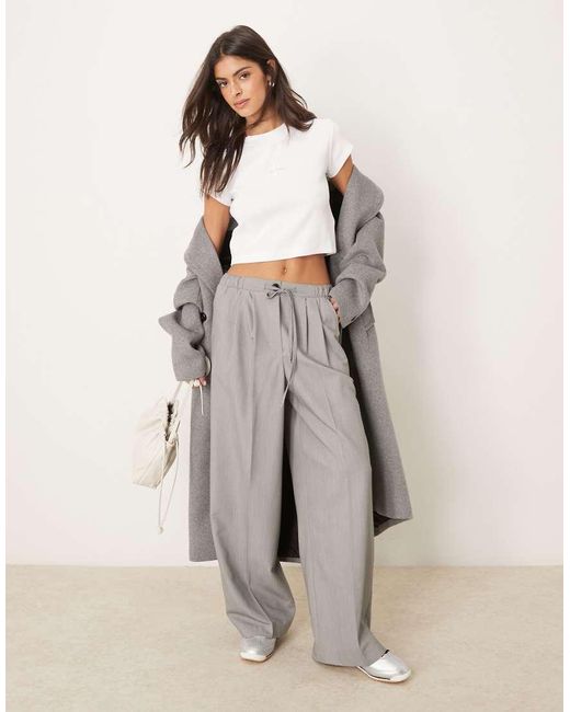 T-Shirt Taglio Corto Bianca Con Logo A Monogramma di Calvin Klein in White