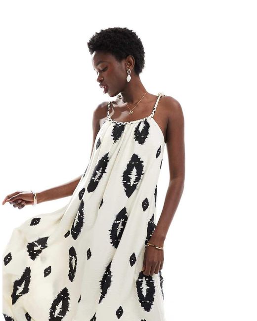Vestido Largo Con Estampado Abstracto De ONLY de color White