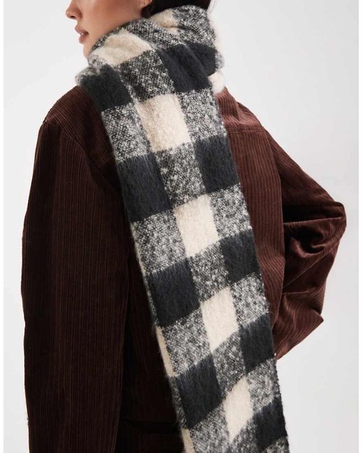 Sciarpa Nera E Crema A Quadretti di Threadbare in Black