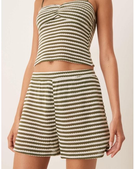 ASOS Natural – strukturierte, gehäkelte shorts