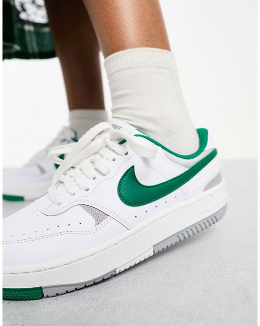 Gamma force - sneakers bianche e verde malachite di Nike in Green