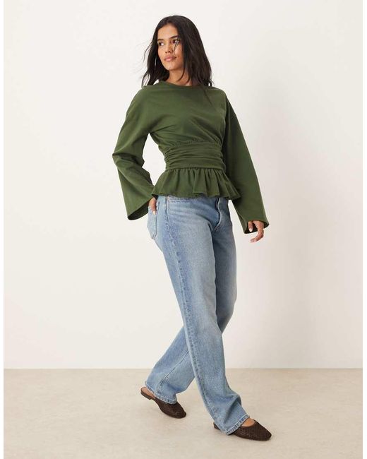 Camiseta Caqui Extragrande De Manga Larga Con Cintura Entallada Y Sobrefalda En El Bajo De -Sin Color ASOS de color Green