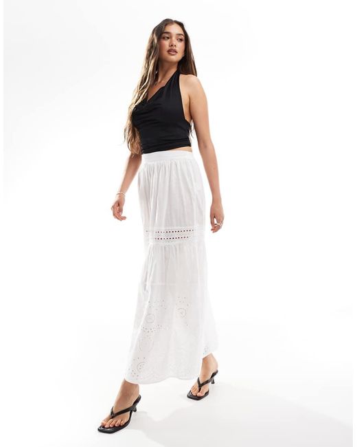Top Allacciato Al Collo di Stradivarius in Black