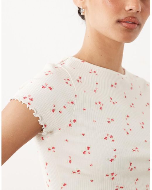 New Look White Ditsy Lettuce Edge Babylock Tee