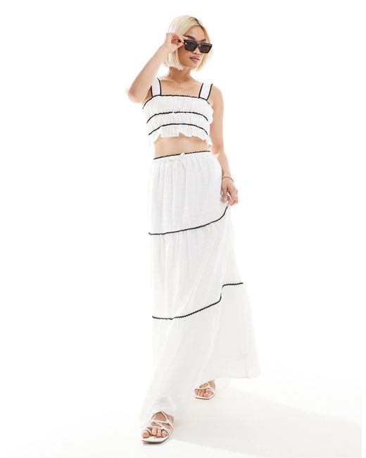 The Frolic White – exklusiver, gestufter strand-maxirock