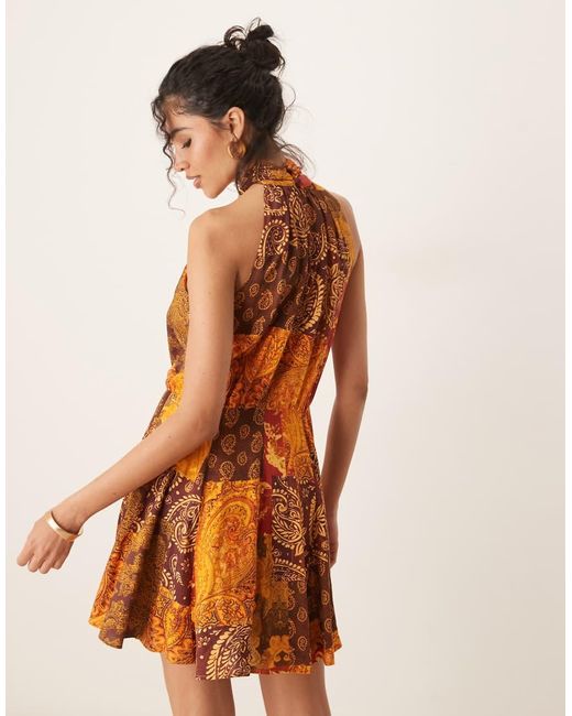 ASOS Mini Jurk Met Halternek En Abstracte Prints in het Natural