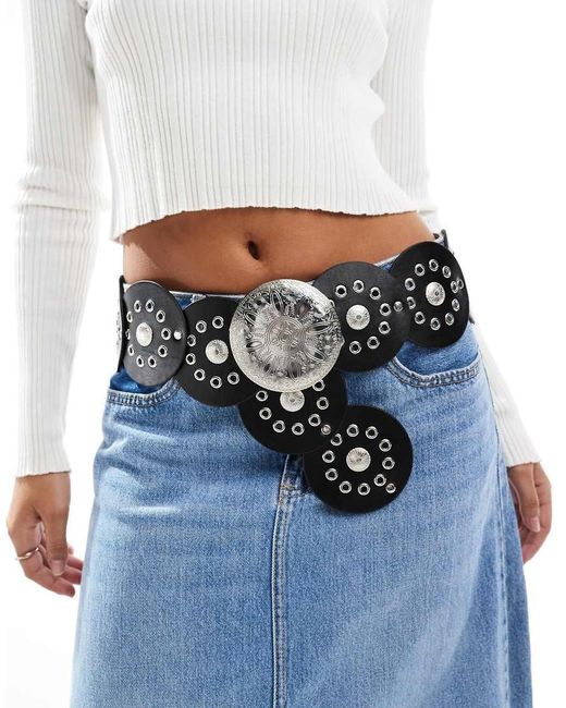 Cintura Nera Con Borchie Stile Western A Moneta di Stradivarius in Blue