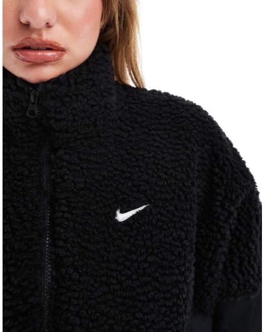 nike cropped borg fleece black