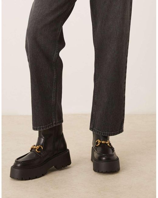ASOS April in het Black