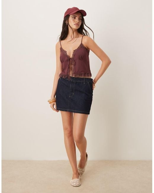 ASOS Top Van Gladde Stof Met Kanten Afwerking En Gestrikte Voorkant in het Blue