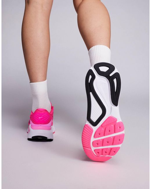 Nike Pink – structure 26 – sneaker