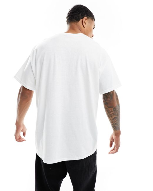 Camiseta blanca extragrande con estampado en la parte delantera ASOS de hombre de color White