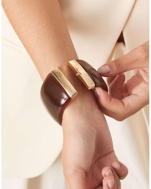 Mango Oversized Brede Armband in het Natural