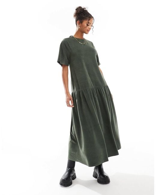 Robe mi-longue évasée en velours à larges côtes et nouée dans le dos ASOS en coloris Green