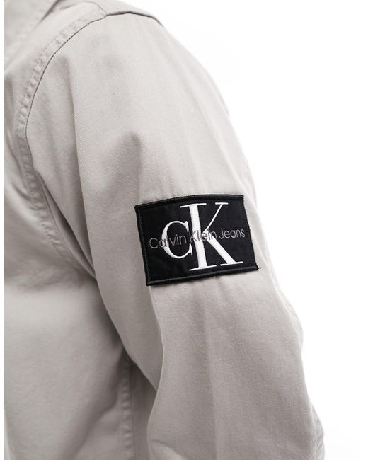 Camisa gris holgada con parche del logo Calvin Klein de hombre de color Gray