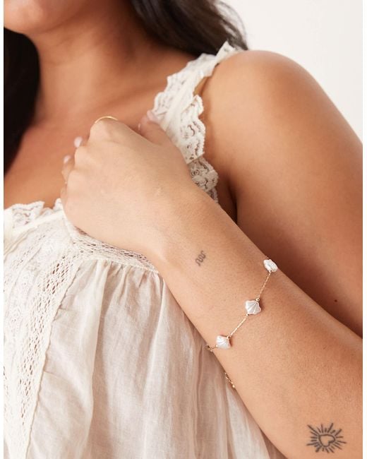 ASOS Brown Asos design curve – es armband mit zierperlen-muschel-anhängern