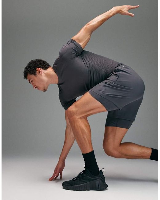 4505 Gray Seamless Physique Defining Compression Base Layer 8 Inch Half Tight for men